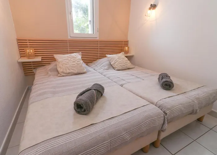 Charma By Pom, Clim, Pkg, Piscine *